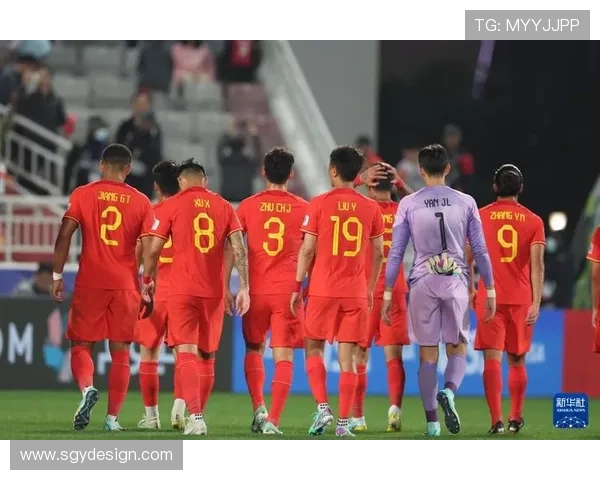 中国男足逆转取胜晋级亚洲杯八强全队拼搏展现新时代精神风貌