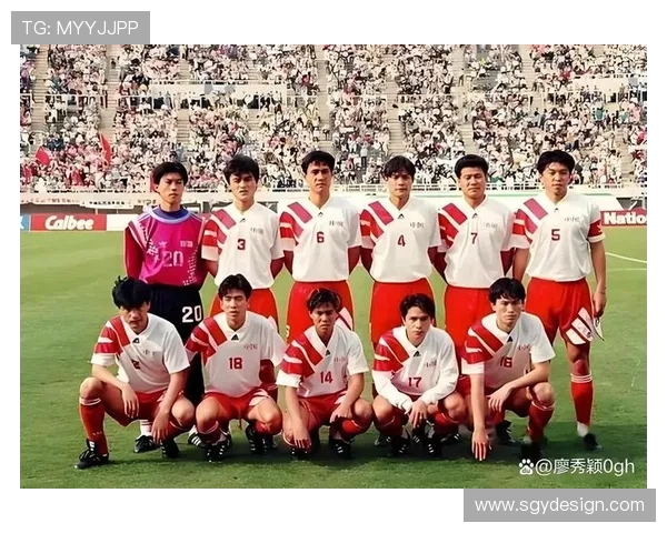 中国足球队备战亚洲杯，主教练李铁携新阵容力争突破小组赛晋级